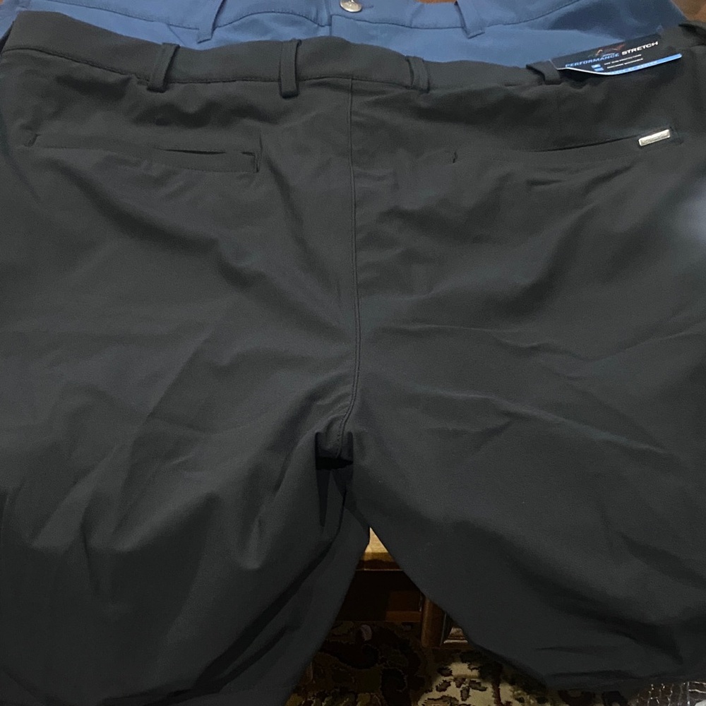 2 (Two) Pair of Golf Shorts - (1) adidas and (1) Greg Norman - Picture 6 of 8
